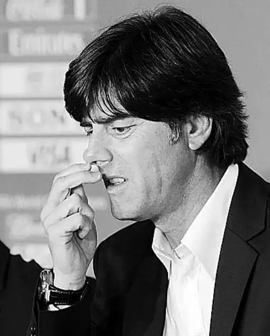 鼻屎上的勒夫，烟雾中的里皮