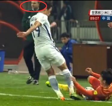 中韩争议判罚,中韩大战裁判判罚惹争议