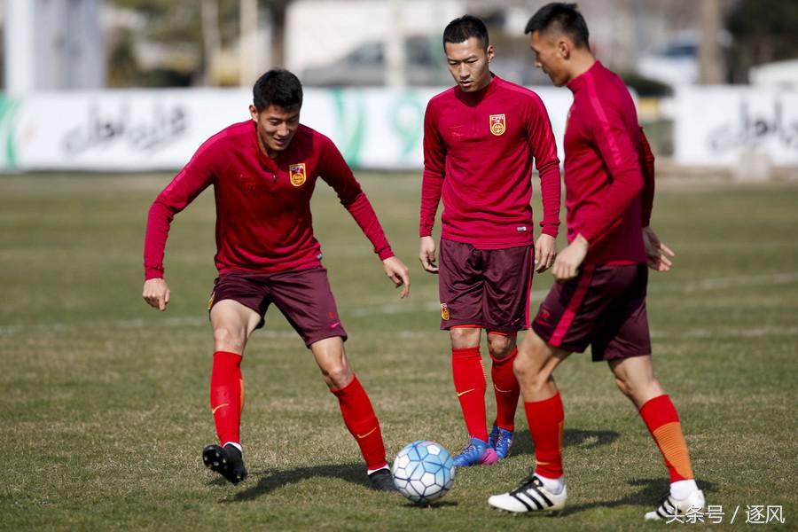 “菜地”球场接待国足！亚洲第一也惧怕中国队？