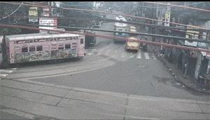 小婊砸，这是我的，别跟我抢