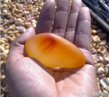 怎么区分新疆戈壁海蓝宝石的真假,价值400万的新疆戈壁海蓝宝石