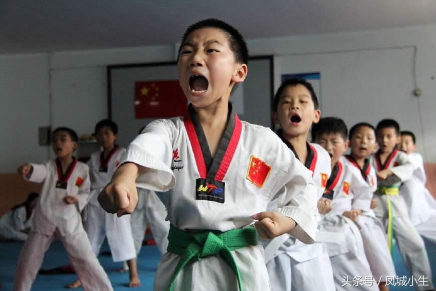 为什么跆拳道课程会引入体适能,为什么跆拳道现在都教搏击