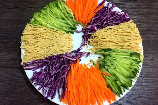 家常菜做法大全东北大拉皮,大厨做个东北大拉皮的教程