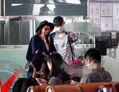 赵丽颖与李易峰同台的照片,赵丽颖和李易峰合照大全