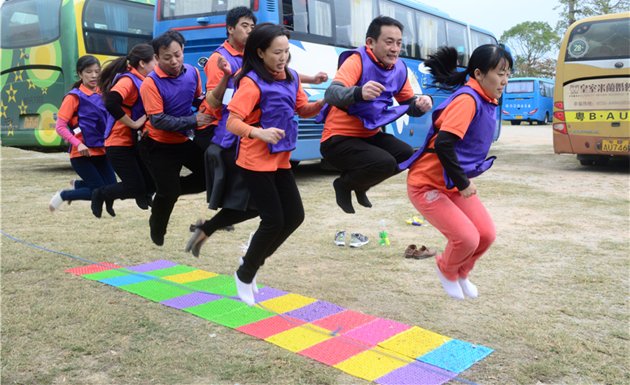 奔跑吧德诚——江岳拓展牵手德诚物业打造快乐工作新理念！