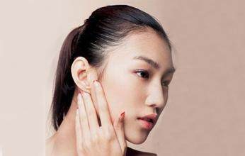 怎么去除脸上笑起来的法令纹,笑出来的法令纹去除最好的方法