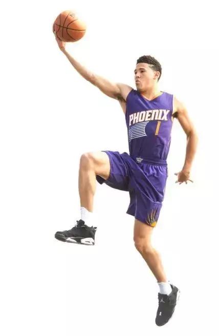 新秀布克格林共同穿过的鞋,布克70分球鞋