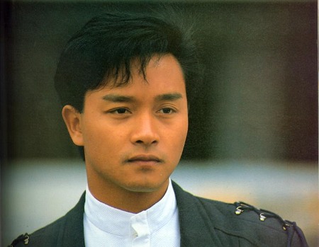 愚人节郑恺公开秘密像高仿号，袁成杰曝大鹏女友张天爱跟人跑路！