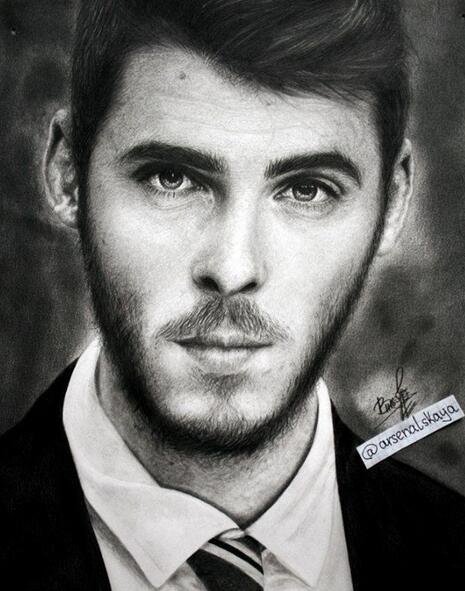 一组足球球星及教练素描头像，速度珍藏