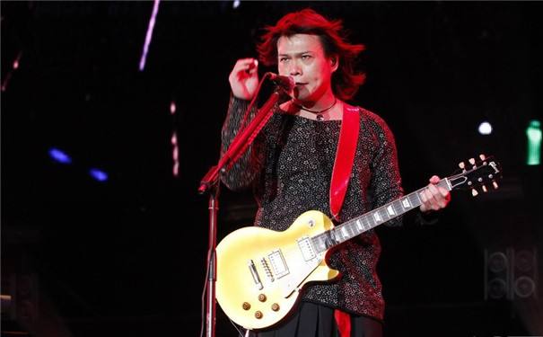 伍佰歌曲精选18首再度重相逢,伍佰最经典的20首歌再度重相逢