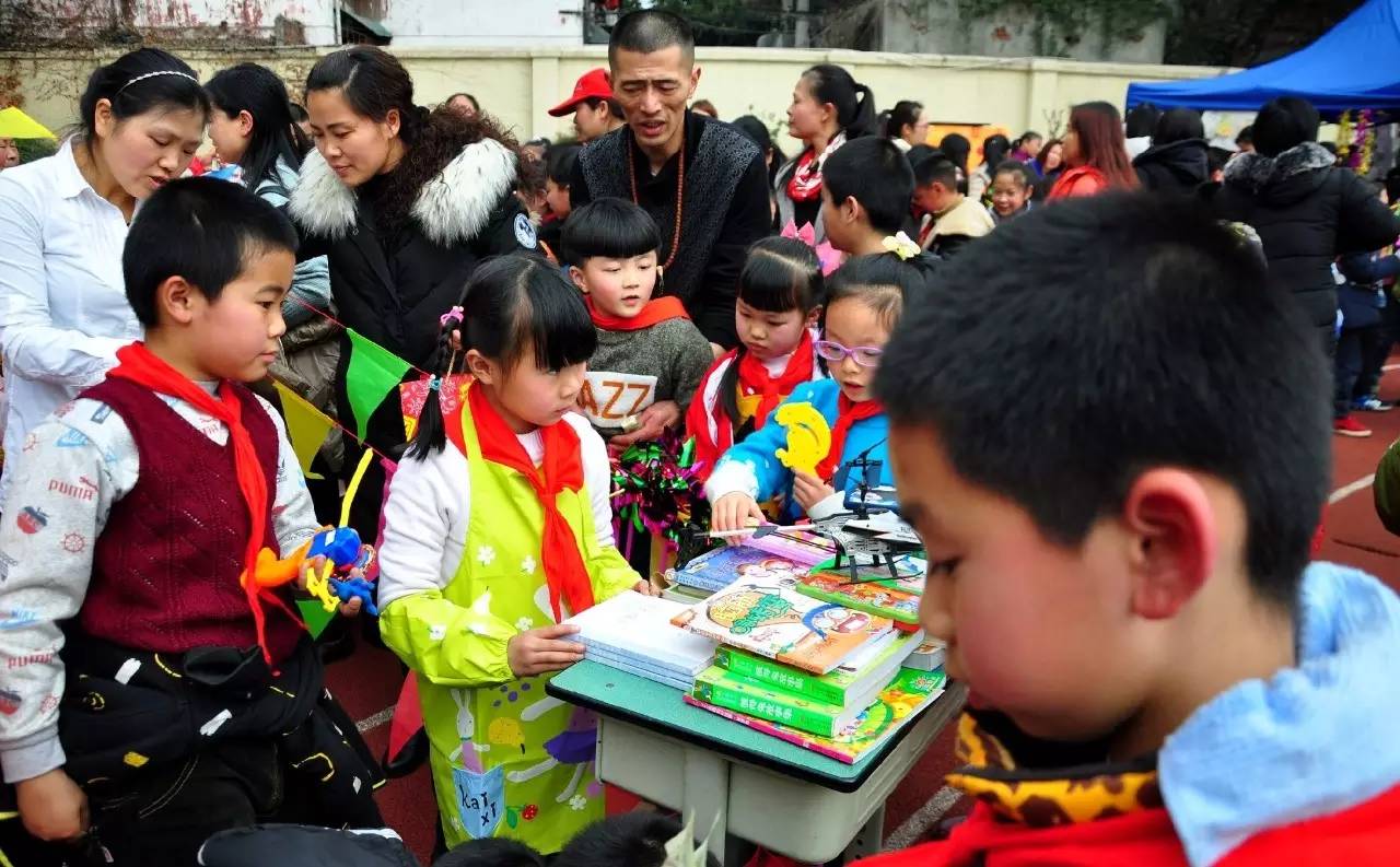 一周播报2017第10期你关心的本周热点都在这儿！凤凰湖免费WIFI、新社保卡、校庆留言……