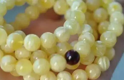 烤色蜜蜡和老蜜蜡的鉴别,老蜜蜡的鉴别方法和图片