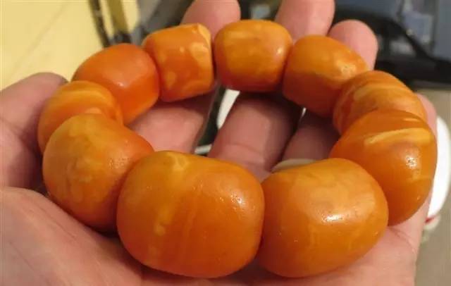 烤色蜜蜡和老蜜蜡的鉴别,老蜜蜡的鉴别方法和图片