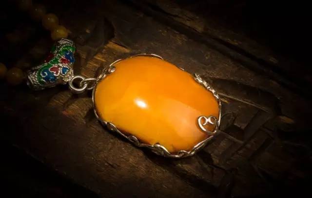 烤色蜜蜡和老蜜蜡的鉴别,老蜜蜡的鉴别方法和图片