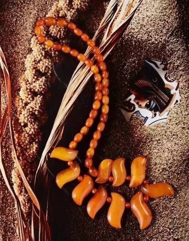 烤色蜜蜡和老蜜蜡的鉴别,老蜜蜡的鉴别方法和图片