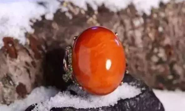 烤色蜜蜡和老蜜蜡的鉴别,老蜜蜡的鉴别方法和图片