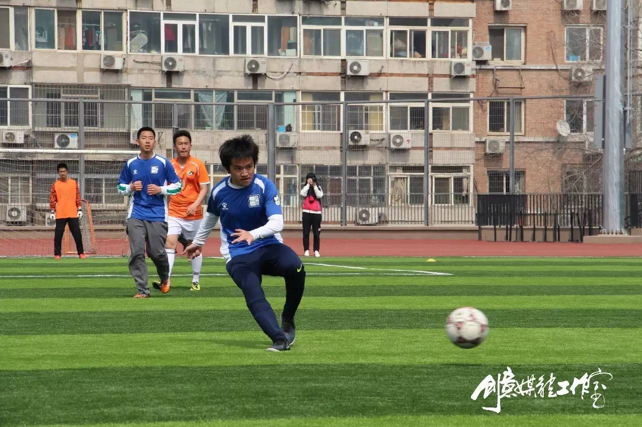 明德男足2:0格物男足，袁畅独中两元