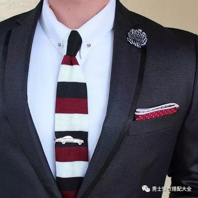 男士休闲西装西裤搭配小白鞋,男士休闲西装搭配什么打底衫