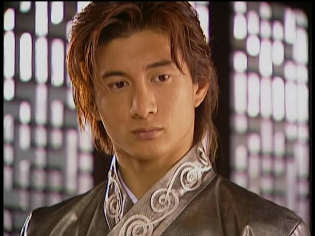 曾穷到摆地摊15岁却红遍全国,曾经年入百万如今沦落街头摆地摊