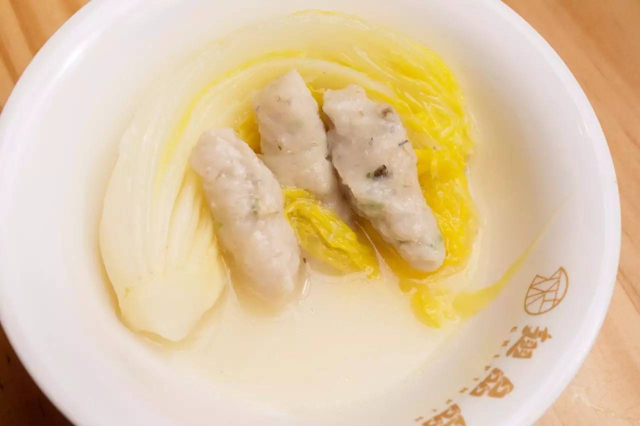 「鱼翅捞饭」震撼出席！一顿胜过十针玻尿酸，不到¥50就能吃？