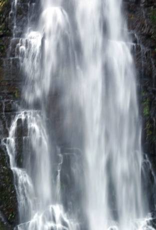 太壮观！清远这个群山萦绕的天湖惊现百米大瀑布，你竟然不知道？