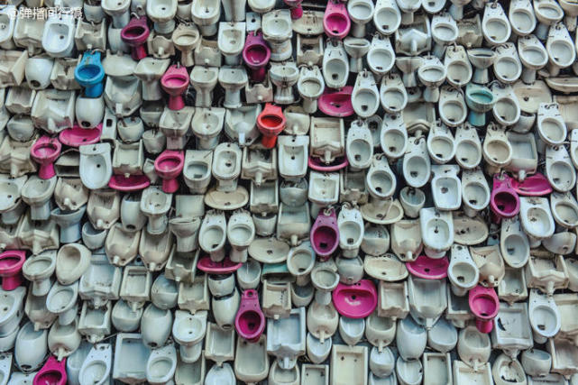 佛山石湾公园马桶瀑布,全球最大的人工马桶瀑布