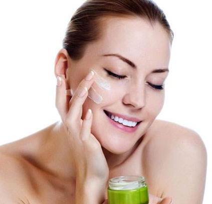 粉底液和bb霜跟粉饼哪个好用,粉底液和bb霜粉饼有什么区别