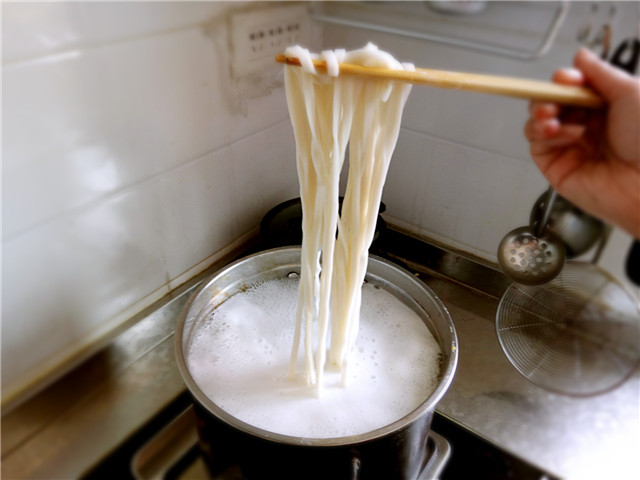 四川干拌担担面的正宗做法,四川担担面的正宗秘方