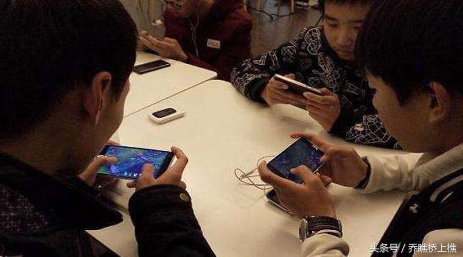 王者光荣队友坑逆风该怎样翻盘,王者光荣综合评分越高队友越坑吗