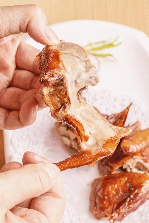 「鱼翅捞饭」震撼出席！一顿胜过十针玻尿酸，不到¥50就能吃？