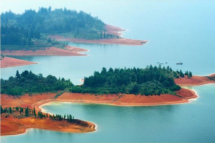 太壮观！清远这个群山萦绕的天湖惊现百米大瀑布，你竟然不知道？