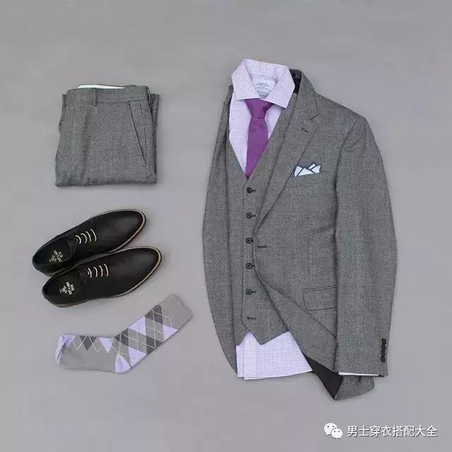 男士休闲西装西裤搭配小白鞋,男士休闲西装搭配什么打底衫