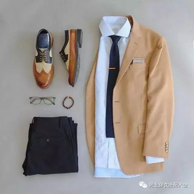 男士休闲西装西裤搭配小白鞋,男士休闲西装搭配什么打底衫