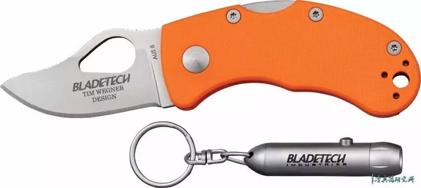 比口袋刀更具防身功能，自带法律豁免属性的鼠标刀