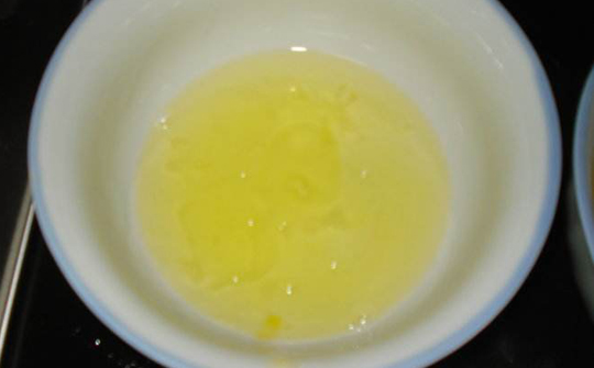 鼻子旁边有黑头和痘痘怎么去掉,学生鼻子上的黑头怎么去掉小妙招