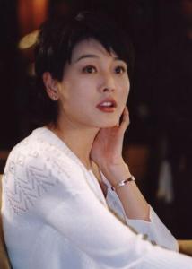 “男人婆”张延淡出娱乐圈女儿已12岁，原来娱乐圈夫妻这么多
