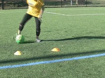 足球技巧传球教学,足球2人配合传接球讲解