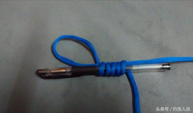 钓鱼的串钩怎样才能把钩绑到线上,如何简单绑钓鱼的串钩
