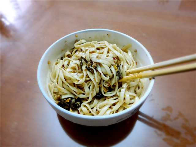 四川干拌担担面的正宗做法,四川担担面的正宗秘方