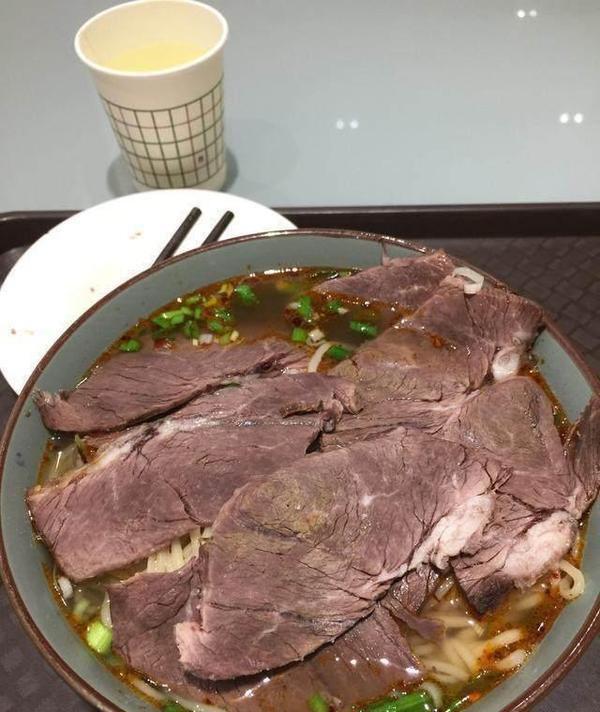 搞笑gif女汉子打起架来拦都拦不住,流氓会武术谁也挡不住