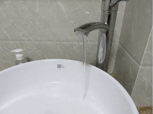 马桶有哗啦啦响声怎么回事,马桶上水慢原因及解决方法