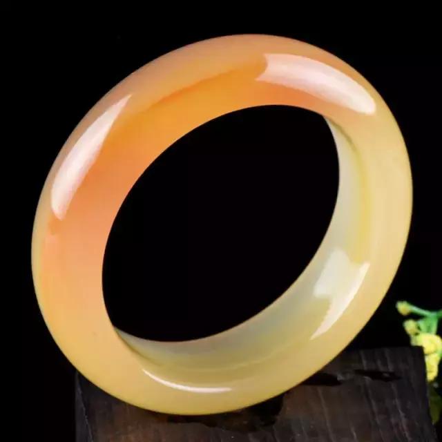 黄龙玉手镯费料，导致黄龙玉手镯价格高？