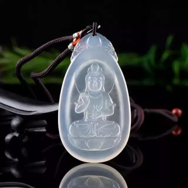 黄龙玉手镯费料，导致黄龙玉手镯价格高？