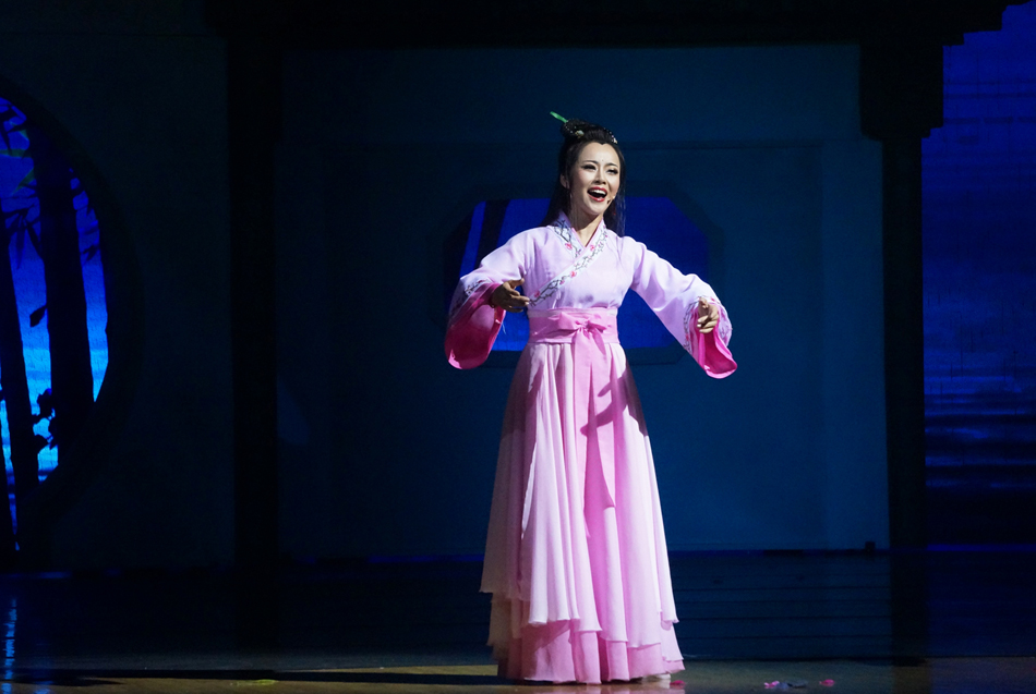 苏东坡与王朝云在西湖,苏东坡西湖遇见王朝云