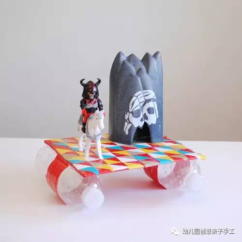 空瓶子废物利用手工幼儿园,废瓶子彩泥手工制作幼儿园