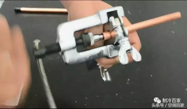 一拖一风管机空调安装全过程视频,变频空调安装全过程视频