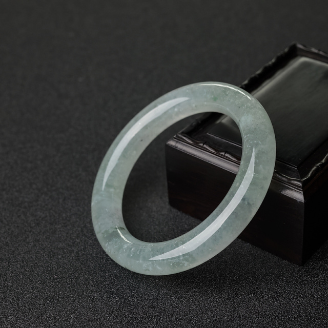 翡翠为什么能成为日本国石,新西兰国石的翡翠