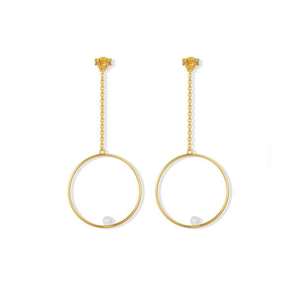 每个人应具备一条小黑裙,每个女生夏天都应该有条小黑裙