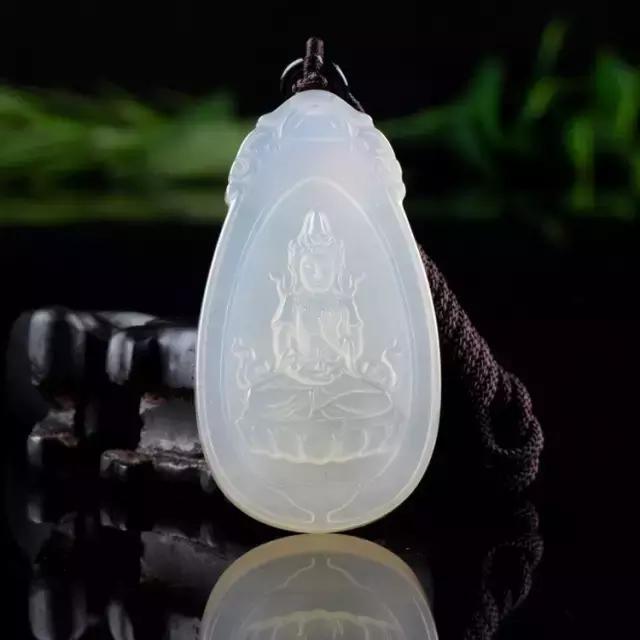 黄龙玉手镯费料，导致黄龙玉手镯价格高？