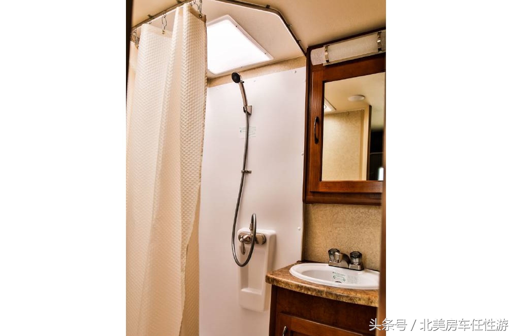 进口拖挂房车最佳车型,进口拖挂房车lance1475